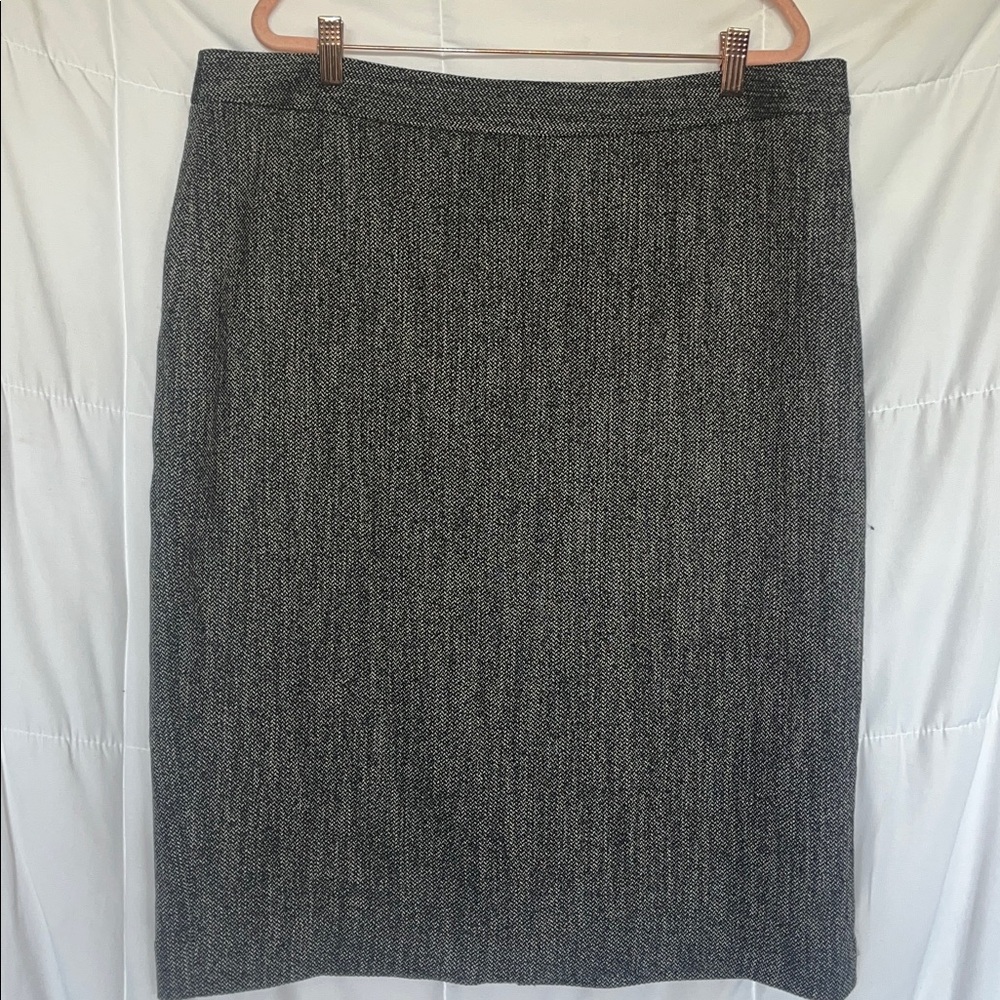 Ann Taylor Black and White Tweed Pencil Skirt 16 Tall Lined Classic Workwear - Picture 2 of 7